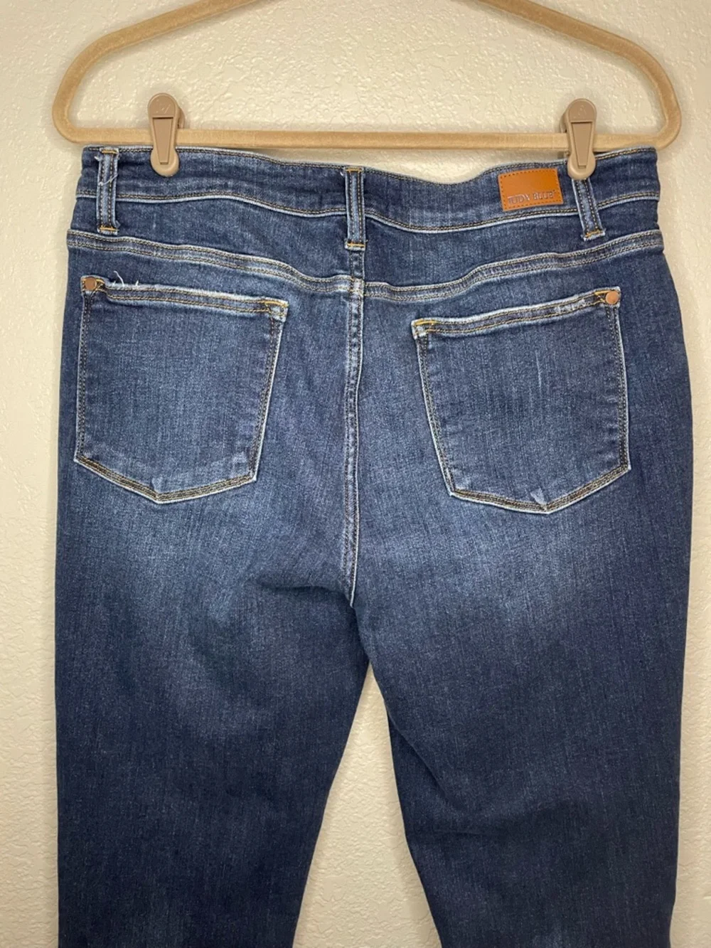 Judy Blue 15/32 Slim Fit High Rise Destroy Shark Bite Hem Stretch Denim Jeans - Picture 10 of 14